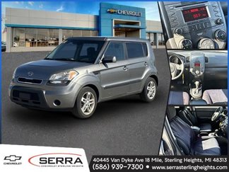 Used 2011 Kia Soul + image 1