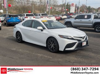 Certified 2022 Toyota Camry SE image 1