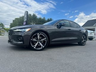 Used 2024 Volvo S60 B5 Core image 1