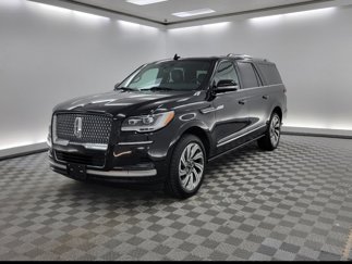 Used 2024 Lincoln Navigator L 4WD image 1