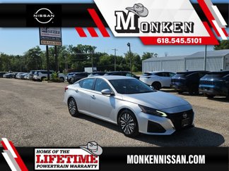 Used 2023 Nissan Altima 2.5 SV image 1