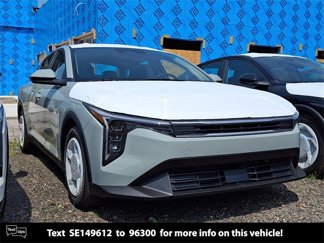 New 2025 Kia K4 LXS image 1