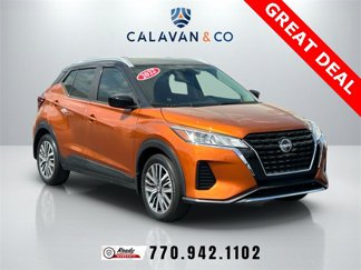 Used 2022 Nissan Kicks SV image 1