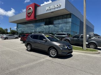 Used 2018 Nissan Rogue SV image 1