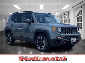 Used 2017 Jeep Renegade Trailhawk w/ Popular Equipment Group image 1