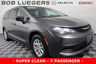 Used 2023 Chrysler Voyager LX image 1