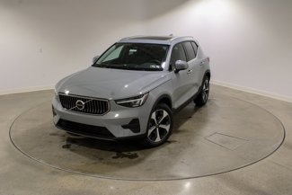 New 2025 Volvo XC40 B5 Core w/ Climate Package image 1
