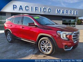 Used 2022 GMC Terrain SLT w/ Infotainment Package II image 1