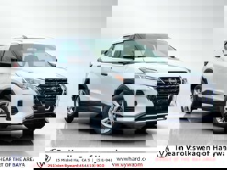 Used 2023 Nissan Kicks S image 1