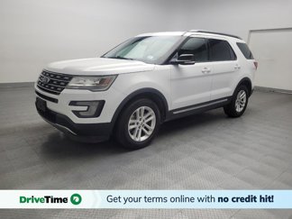 Used 2017 Ford Explorer XLT image 1
