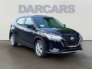 New 2025 Nissan Kicks Play S image 1