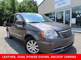 Used 2016 Chrysler Town & Country Touring w/ Driver Convenience Group image 1