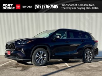Used 2022 Toyota Highlander XLE image 1