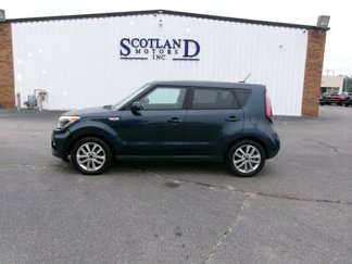 Used 2017 Kia Soul + image 1