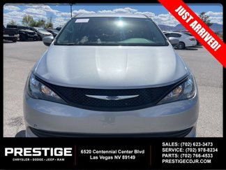 Used 2018 Chrysler Pacifica L image 1