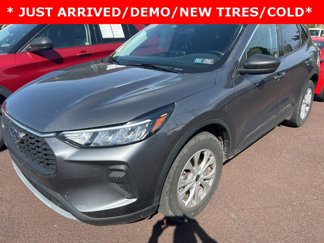 Used 2023 Ford Escape Active image 1