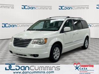 Used 2010 Chrysler Town & Country Touring image 1