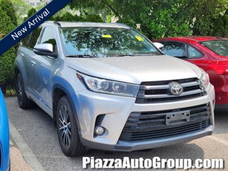 Used 2017 Toyota Highlander SE image 1