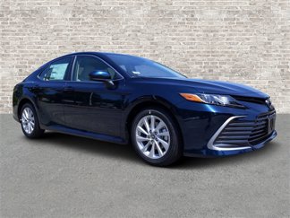 Used 2021 Toyota Camry LE image 1