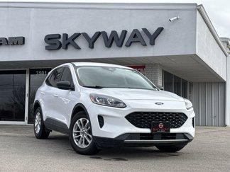 Used 2022 Ford Escape SE image 1