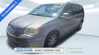 Used 2013 Chrysler Town & Country Touring image 1