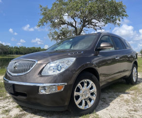 Used 2011 Buick Enclave CXL image 1