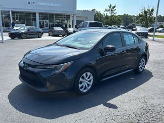 Used 2022 Toyota Corolla LE image 1