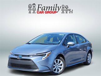 Used 2025 Toyota Corolla LE video 1