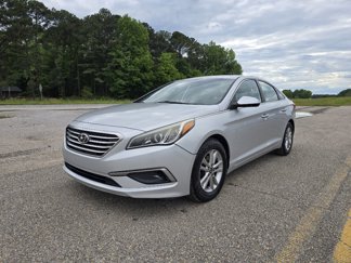 Used 2017 Hyundai Sonata SE image 1