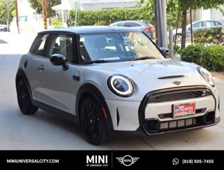 Used 2023 MINI Cooper S w/ Premium Package image 1