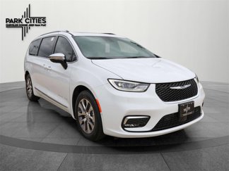 New 2025 Chrysler Pacifica Pinnacle image 1