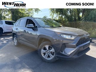 Used 2022 Toyota RAV4 LE image 1