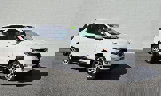 Used 2019 Chevrolet Equinox LT image 1