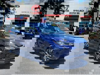 Used 2021 Toyota Venza LE image 1