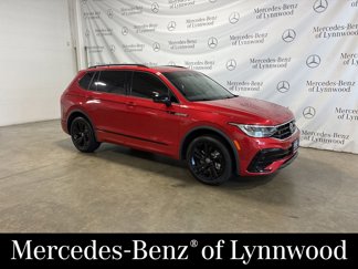 Used 2024 Volkswagen Tiguan SE R-Line image 1
