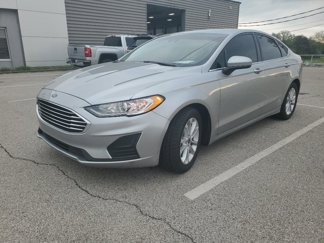 Used 2020 Ford Fusion SE image 1