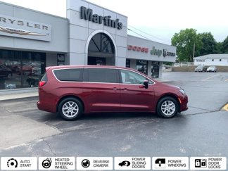 Used 2022 Chrysler Voyager LX image 1