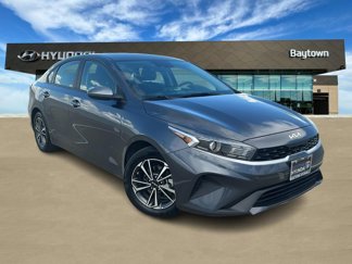 Used 2023 Kia Forte LXS image 1