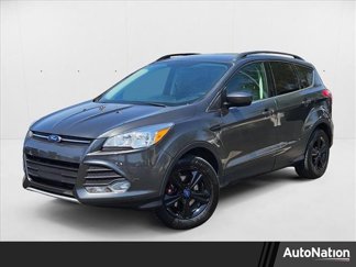 Used 2016 Ford Escape SE w/ Equipment Group 201A image 1