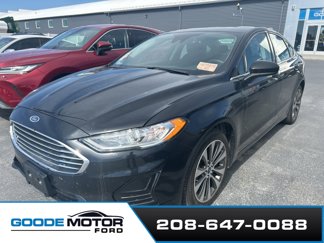 Used 2020 Ford Fusion SE image 1