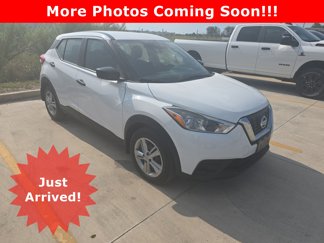Used 2020 Nissan Kicks S image 1