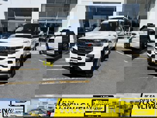 Used 2022 Ford Explorer XLT image 1