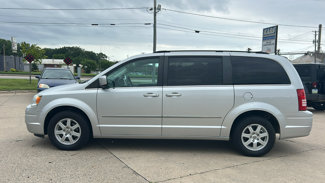Used 2010 Chrysler Town & Country Touring image 1