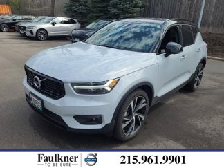 Certified 2022 Volvo XC40 T5 R-Design w/ Advanced Package image 1