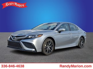 Used 2023 Toyota Camry SE image 1