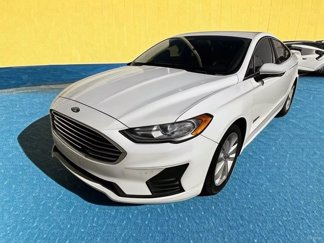 Used 2019 Ford Fusion SE image 1