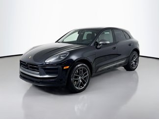 Certified 2025 Porsche Macan image 1