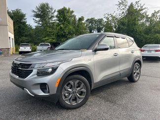 Used 2024 Kia Seltos LX image 1
