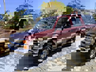 Used 1996 Chevrolet Suburban 2500 image 1