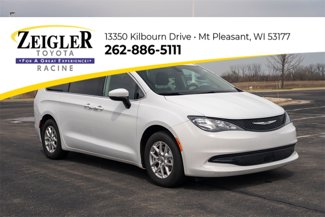 Used 2022 Chrysler Voyager LX image 1